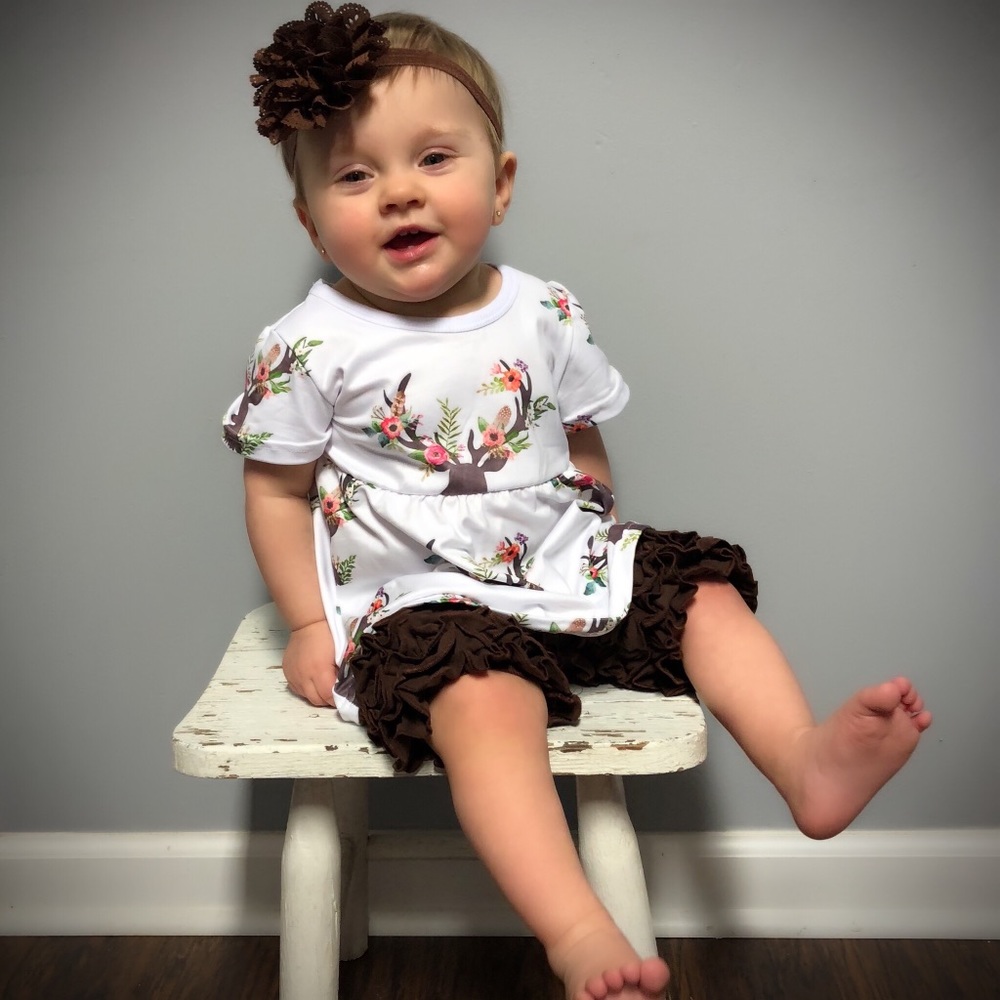 2pc. Deer and Ruffle Shorts Set - Picture 5 of 8